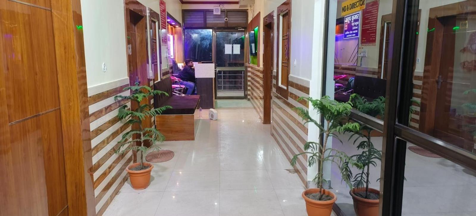 Hotel Shri Ram Bhavan Ayodhya Esterno foto